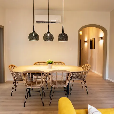 Stylish & Stunning In St Julians Nyaraló